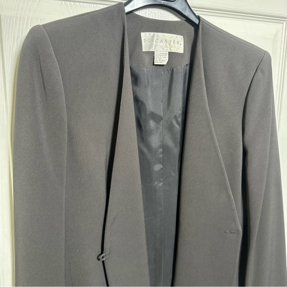 Doncaster Gray Blazer Tailored Collarless Design - Picture 4 of 9